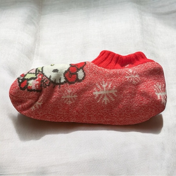 Hello Kitty Christmas Present Slipper Socks - Picture 3 of 4